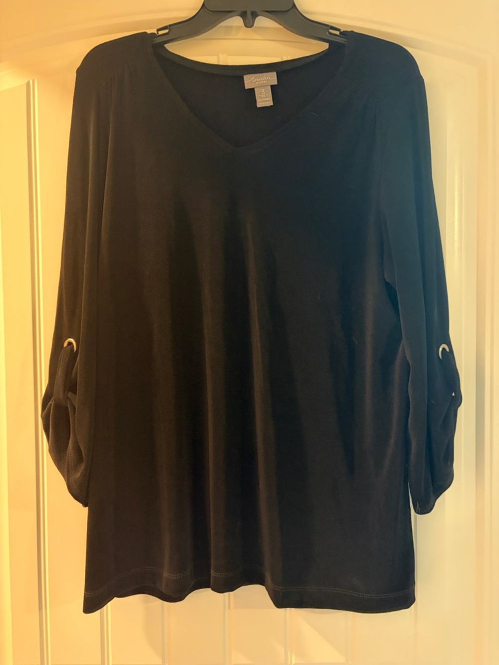 Chico's Black V-Neck Long Sleeve Roll-Tab Tee